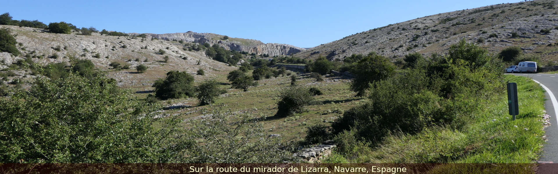 Sur la route du mirador de Lizarra, Navarre, Espagne